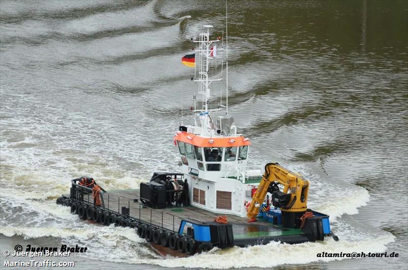 aurora venture (Utility Vessel) - IMO 9653214, MMSI 235099969, Call Sign 2GRU6 under the flag of United Kingdom (UK)