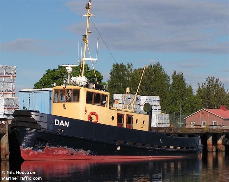 dan (Tug) - IMO , MMSI 265582470, Call Sign SHKJ under the flag of Sweden