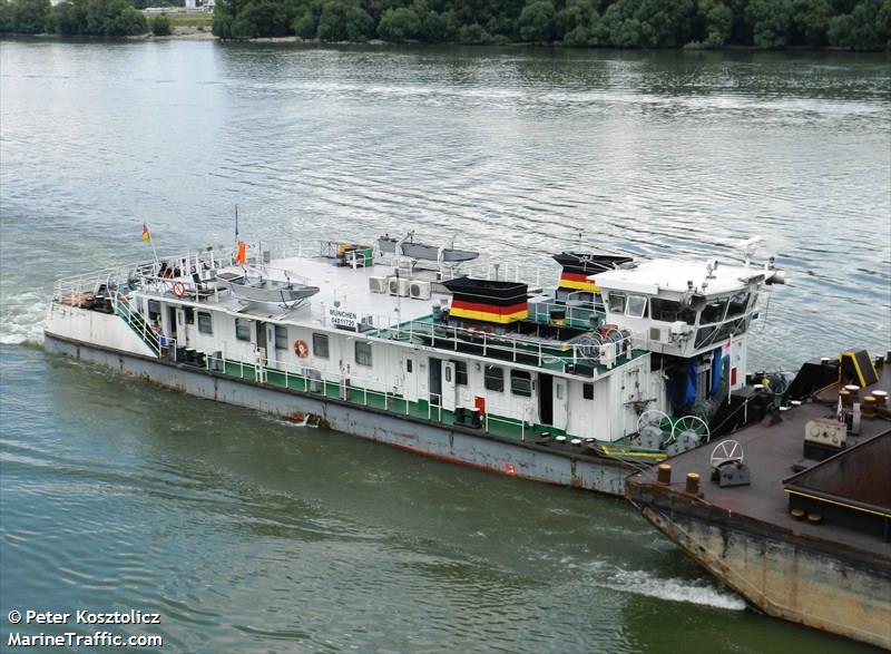 munchen (Cargo ship) - IMO , MMSI 211644640, Call Sign DF8083 under the flag of Germany