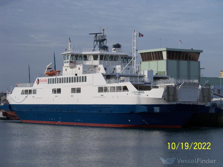 lestuaire (Passenger/Ro-Ro Cargo Ship) - IMO 9475375, MMSI 227799320, Call Sign FGG4108 under the flag of France