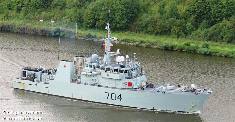 cdn warship 704 (Military ops) - IMO , MMSI 316296000, Call Sign CGAX--- under the flag of Canada
