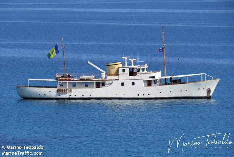 deianeira (Yacht) - IMO 1001386, MMSI 376106000, Call Sign J8Y2905 under the flag of St Vincent & Grenadines