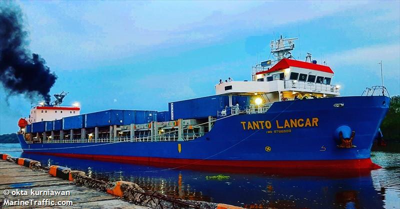 tanto lancar (Container Ship) - IMO 9786592, MMSI 525013040, Call Sign YBDZ2 under the flag of Indonesia