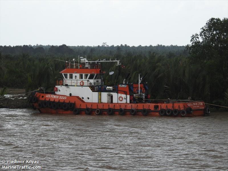 leo power 2220 (Tug) - IMO , MMSI 525200475, Call Sign YDB3021 under the flag of Indonesia