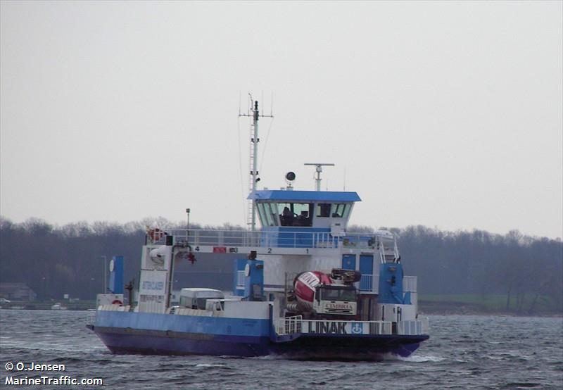 bitten clausen (Passenger/Ro-Ro Cargo Ship) - IMO 9237840, MMSI 219001431, Call Sign OZYS under the flag of Denmark