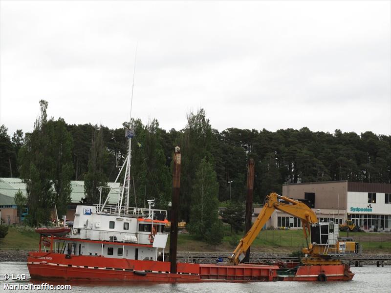 margrethe fighter (Dredger) - IMO 8705620, MMSI 219001459, Call Sign OXBC2 under the flag of Denmark