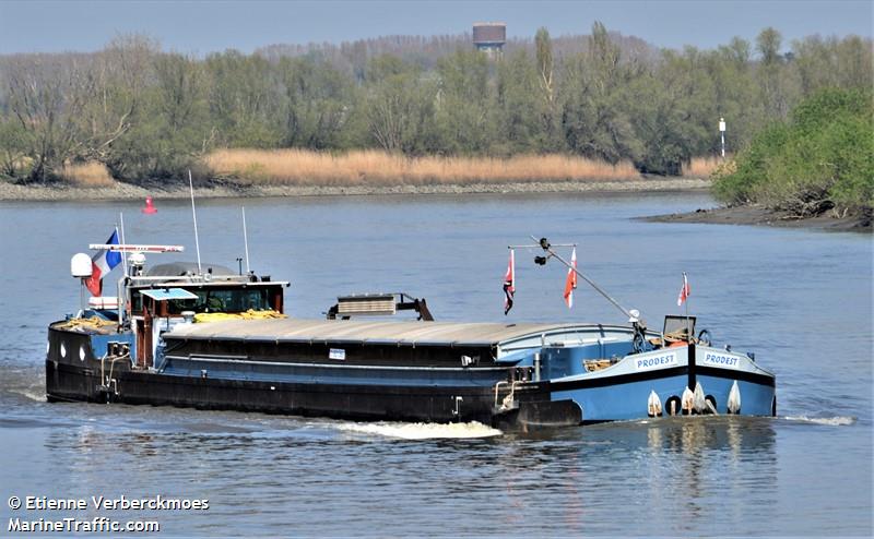 prodest (Cargo ship) - IMO , MMSI 226002110, Call Sign FM5394 under the flag of France