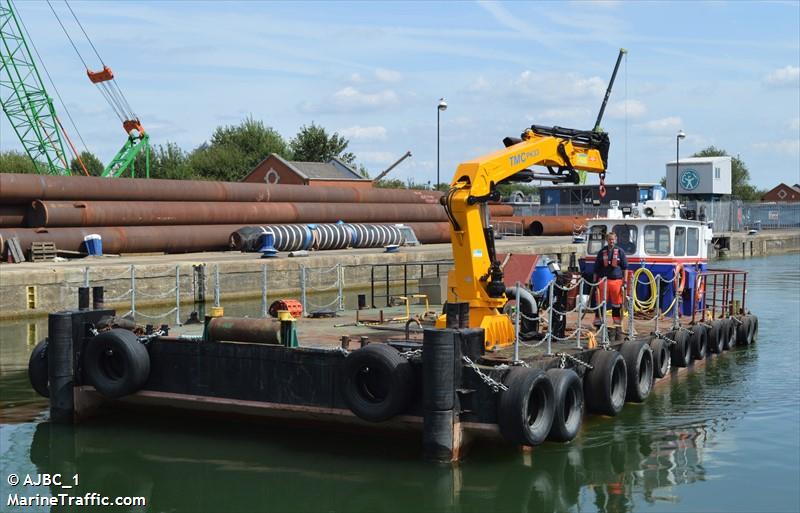 chili dog (Towing vessel) - IMO , MMSI 232007900, Call Sign MAZN4 under the flag of United Kingdom (UK)