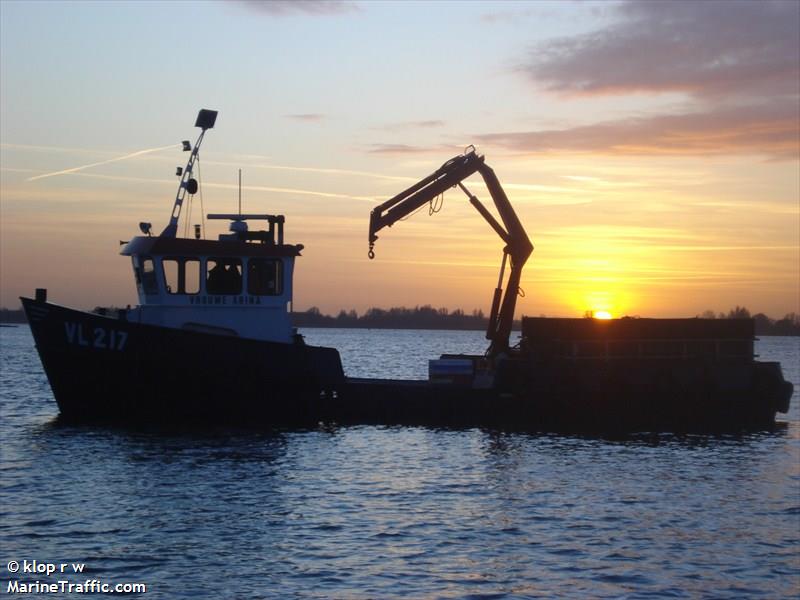 vrouwe arina (Fishing vessel) - IMO , MMSI 244750410, Call Sign PF4055 under the flag of Netherlands