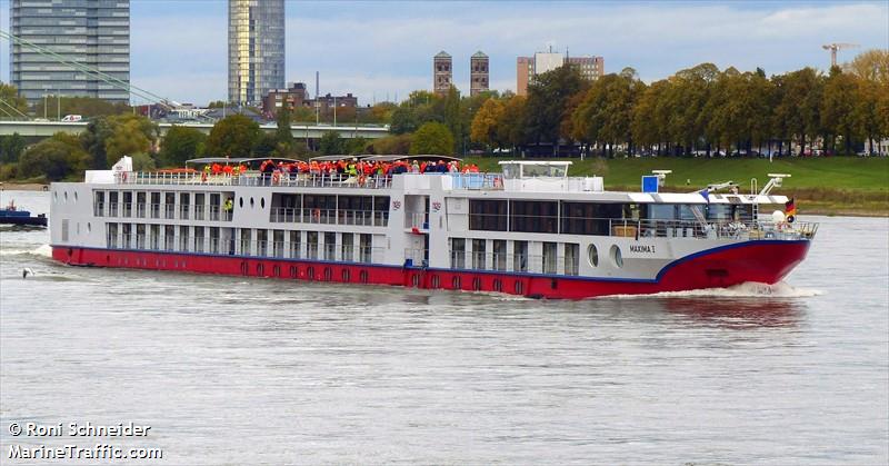 maxima i (Passenger ship) - IMO , MMSI 269057622, Call Sign HE7622 under the flag of Switzerland