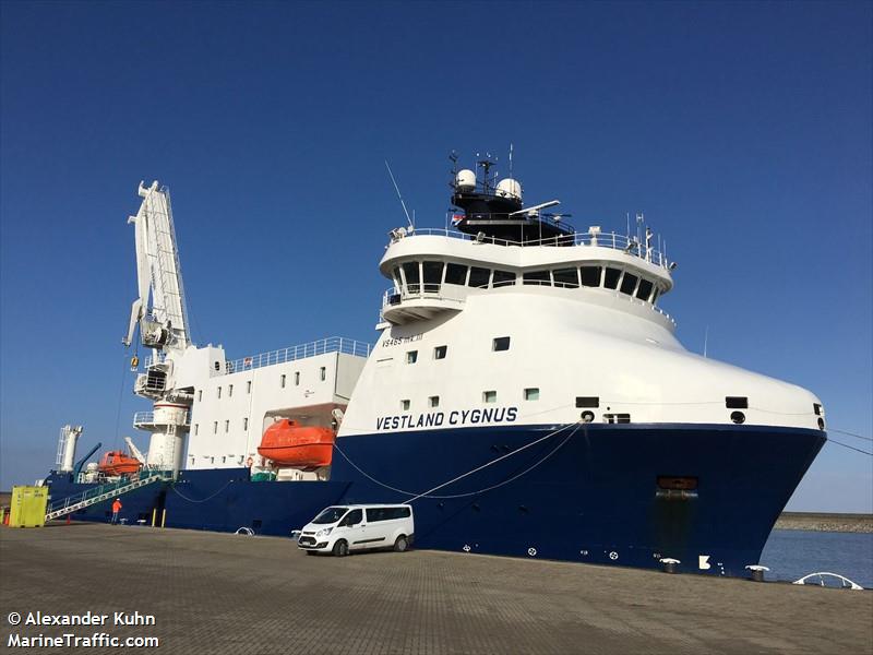 vestland cygnus (Offshore Tug/Supply Ship) - IMO 9714214, MMSI 311000386, Call Sign C6BW7 under the flag of Bahamas