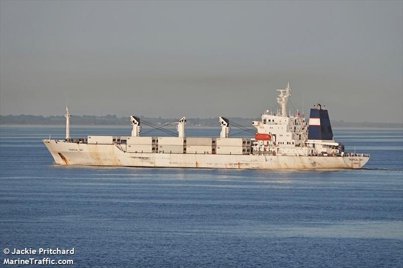 tropical sky (Refrigerated Cargo Ship) - IMO 8408882, MMSI 311088000, Call Sign C6FR9 under the flag of Bahamas