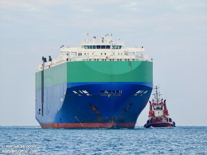 amber arrow (Vehicles Carrier) - IMO 9277826, MMSI 311695000, Call Sign C6TM3 under the flag of Bahamas