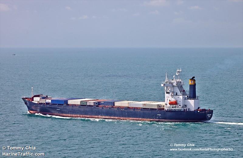 hijau samudra (Container Ship) - IMO 9101560, MMSI 525003667, Call Sign YBKC2 under the flag of Indonesia