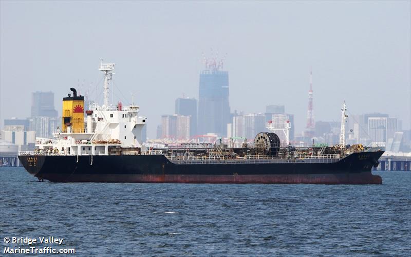 shinmichimaru (Oil Products Tanker) - IMO 9267730, MMSI 432356000, Call Sign JM6603 under the flag of Japan