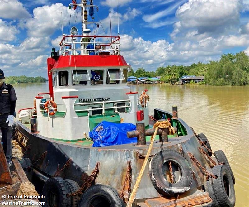 ll barlian (Tug) - IMO 9910064, MMSI 525900990, Call Sign YDC4202 under the flag of Indonesia