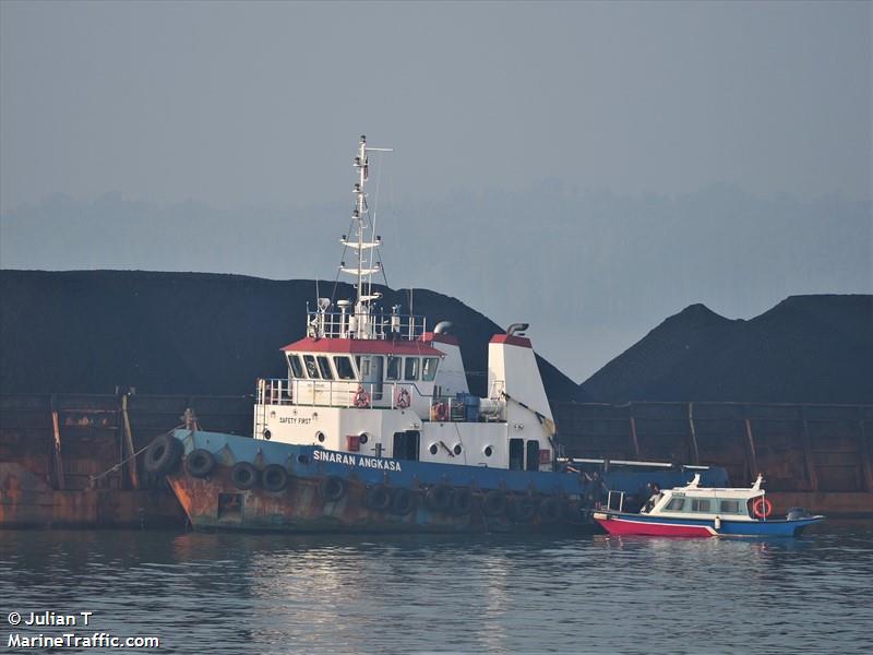 tb.sinaran angkasa (Tug) - IMO , MMSI 563035340, Call Sign 9V3812 under the flag of Singapore