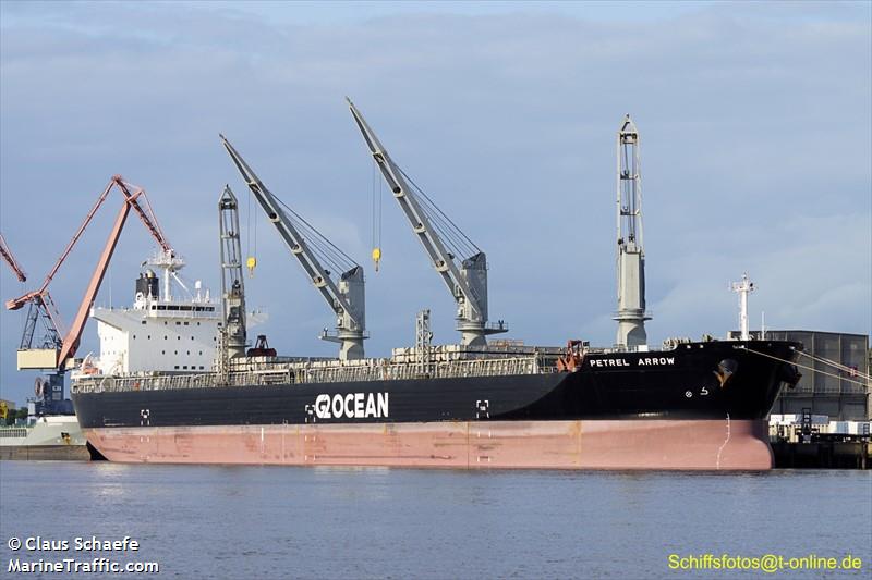 petrel arrow (General Cargo Ship) - IMO 9607083, MMSI 311000114, Call Sign C6AP6 under the flag of Bahamas