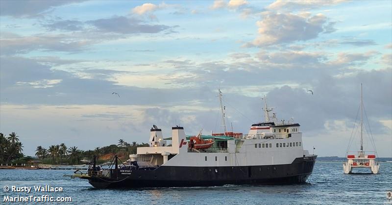 gem star 2 (Passenger/Ro-Ro Cargo Ship) - IMO 7607364, MMSI 375412000, Call Sign J8B5876 under the flag of St Vincent & Grenadines