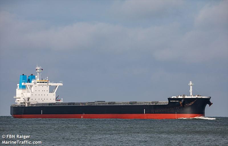 southern hawk (Bulk Carrier) - IMO 9858527, MMSI 563081600, Call Sign 9V6042 under the flag of Singapore
