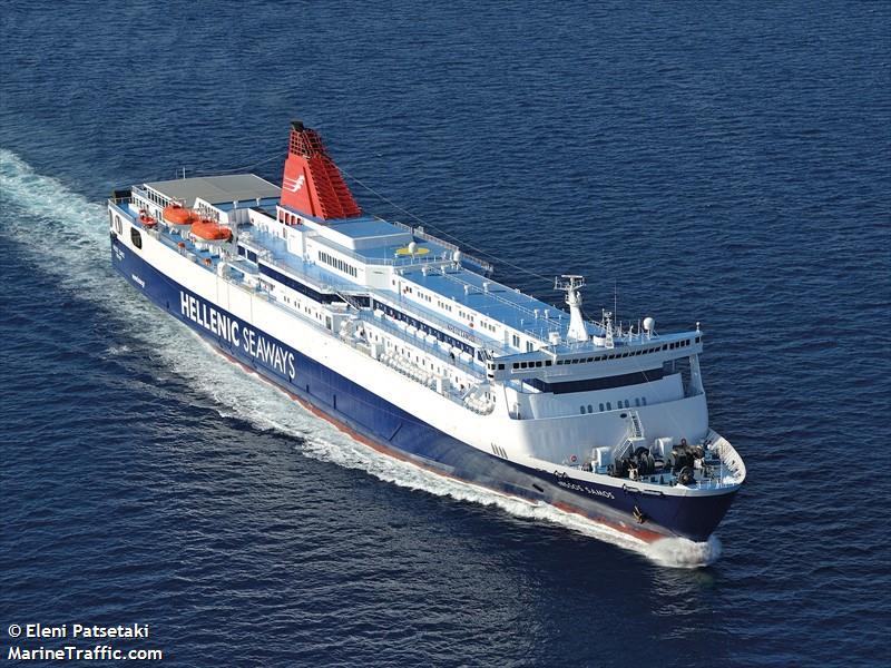 nissos samos (Passenger/Ro-Ro Cargo Ship) - IMO 8712635, MMSI 241470000, Call Sign SVAI7 under the flag of Greece