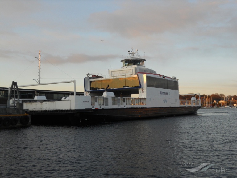 stavanger (Passenger/Ro-Ro Cargo Ship) - IMO 9263758, MMSI 259419000, Call Sign LMAR under the flag of Norway
