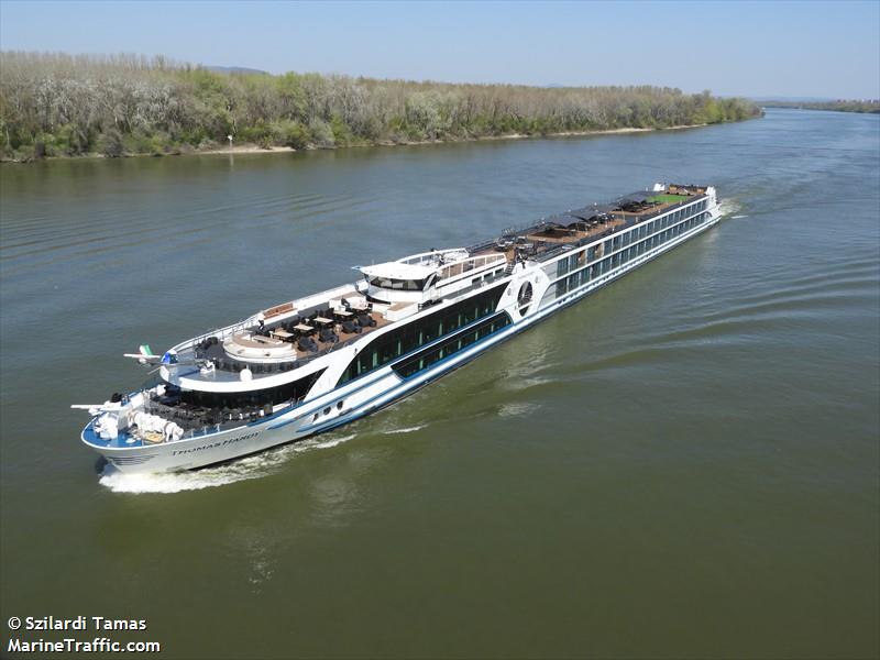 thomas hardy (Passenger ship) - IMO , MMSI 269057577, Call Sign HE7577 under the flag of Switzerland