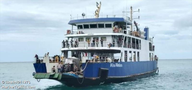 wira mutiara (Passenger/Ro-Ro Cargo Ship) - IMO 8568137, MMSI 667001272, Call Sign 9LU2075 under the flag of Sierra Leone