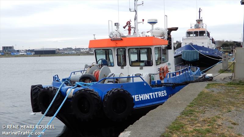 vehintitres (Tug) - IMO , MMSI 227469750, Call Sign FAE3783 under the flag of France