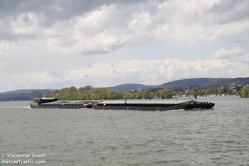 melanie-h3 barge (Cargo ship) - IMO , MMSI 243071713, Call Sign KVB under the flag of Hungary