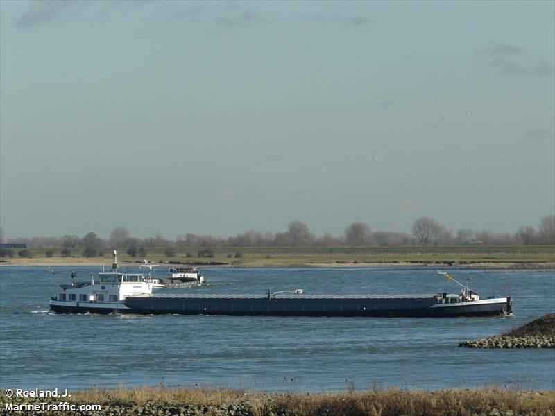 unicum (Cargo ship) - IMO , MMSI 244670334, Call Sign PH9897 under the flag of Netherlands