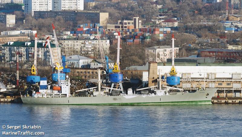 malenkiy princ (Cargo ship) - IMO 7515420, MMSI 273123456, Call Sign ER2(03 under the flag of Russia