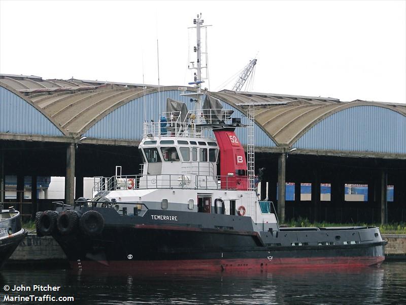 temeraire (Tug) - IMO 7414705, MMSI 377944000, Call Sign J8PX6 under the flag of St Vincent & Grenadines