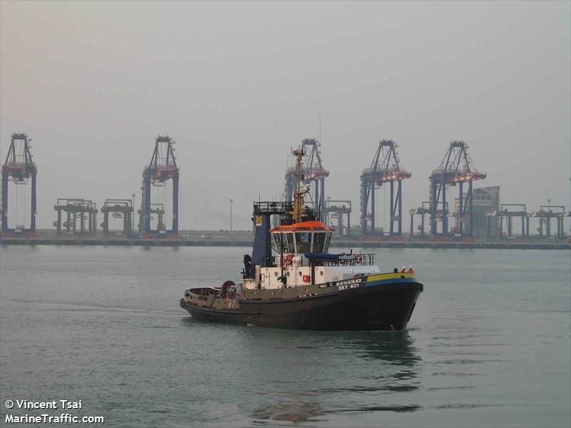 sky 401 (Tug) - IMO 9120188, MMSI 416433000, Call Sign BP 3240 under the flag of Taiwan