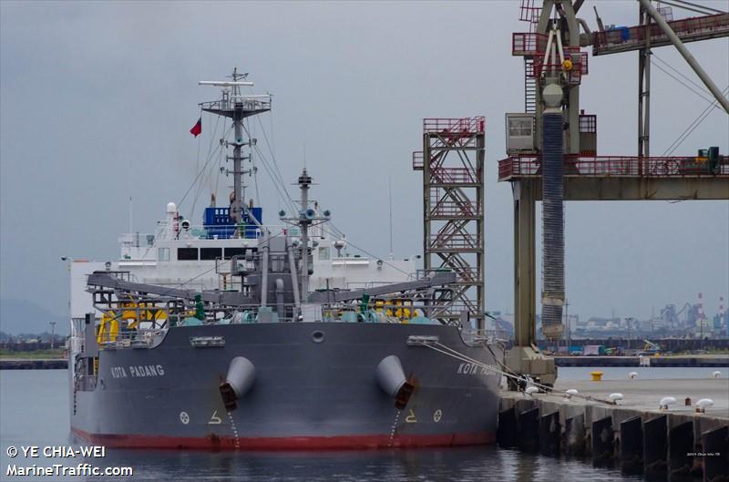 kota padang (Cement Carrier) - IMO 9710062, MMSI 525019670, Call Sign YDYG under the flag of Indonesia