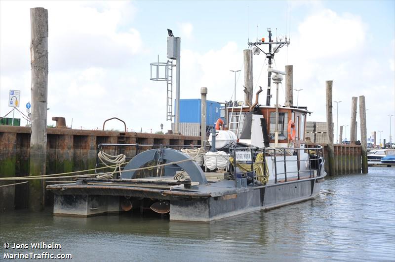 hooge hoern (Dredging or UW ops) - IMO , MMSI 211287850, Call Sign DBIR under the flag of Germany