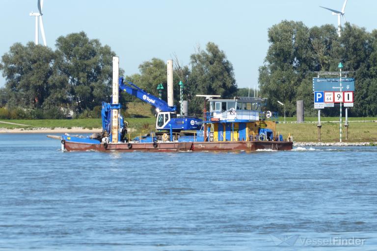 sam (Dredging or UW ops) - IMO , MMSI 244615289, Call Sign PA2758 under the flag of Netherlands
