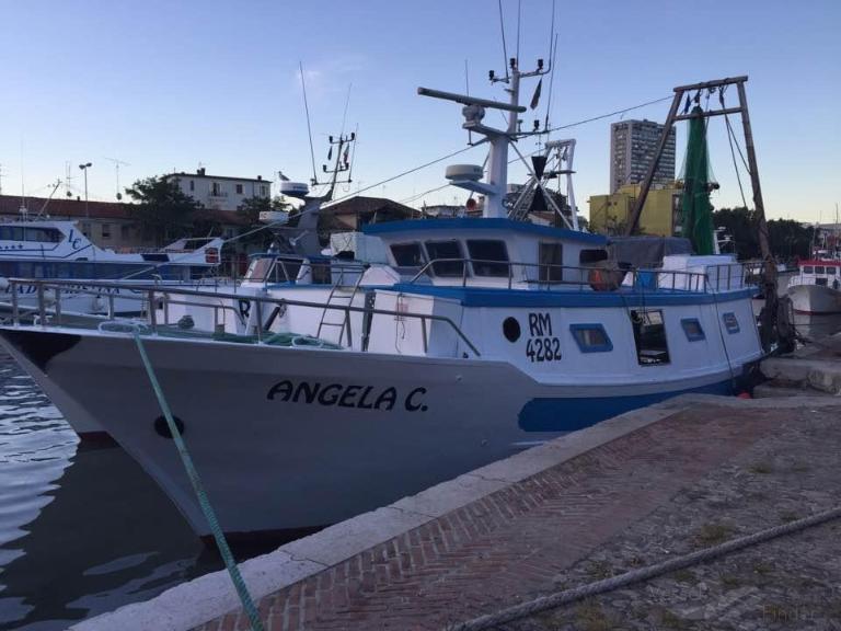 angela c (Fishing vessel) - IMO , MMSI 247071970, Call Sign IRUJ under the flag of Italy