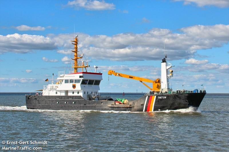 triton (Buoy/Lighthouse Vessel) - IMO 9123025, MMSI 211249300, Call Sign DBHK under the flag of Germany