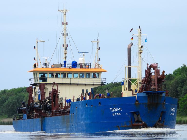 thor r (Hopper Dredger) - IMO 8325262, MMSI 219573000, Call Sign OZDW 2 under the flag of Denmark