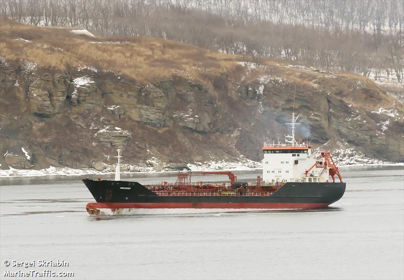 amazonit (Chemical/Oil Products Tanker) - IMO 8920543, MMSI 273392790, Call Sign UGLK under the flag of Russia