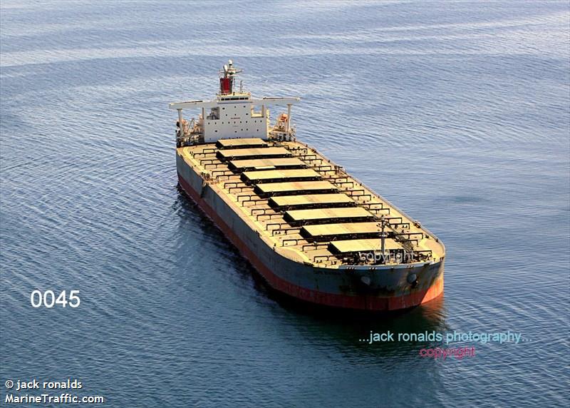 golden arrow (Bulk Carrier) - IMO 9194440, MMSI 354633000, Call Sign 3EUT8 under the flag of Panama
