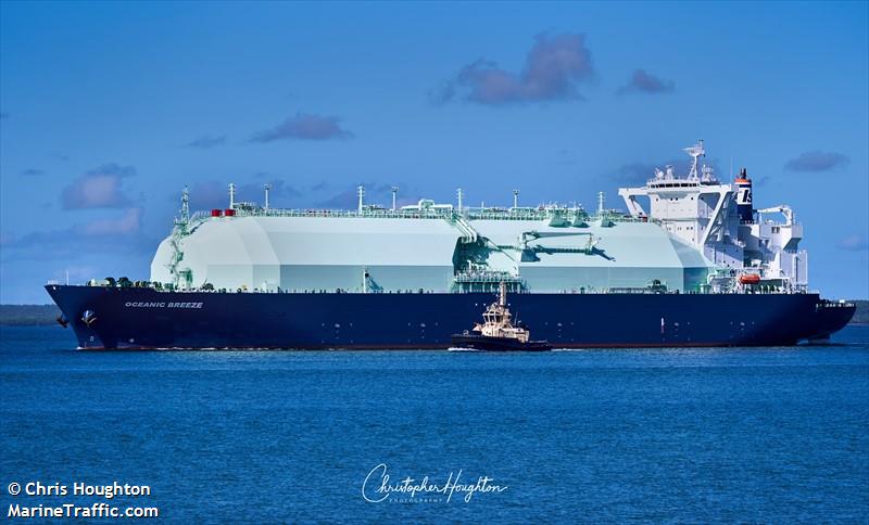 oceanic breeze (LNG Tanker) - IMO 9698111, MMSI 538007671, Call Sign V7OT3 under the flag of Marshall Islands