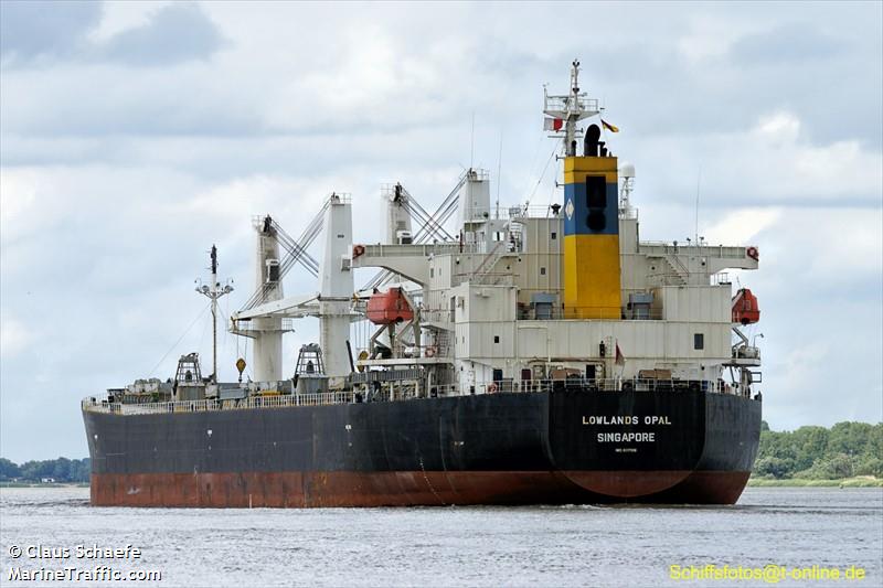 lowlands opal (Bulk Carrier) - IMO 9317559, MMSI 563012100, Call Sign 9V5329 under the flag of Singapore