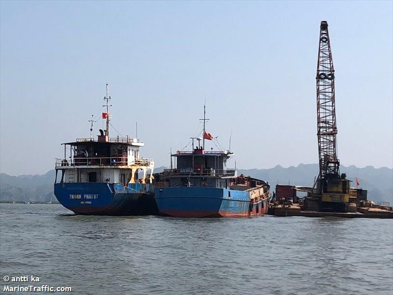 sg 8740 (Dredging or UW ops) - IMO , MMSI 574645000 under the flag of Vietnam