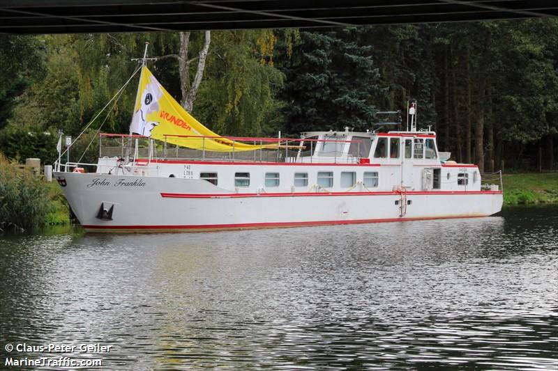 john franklin (Passenger ship) - IMO , MMSI 211785020, Call Sign DC 9924 under the flag of Germany