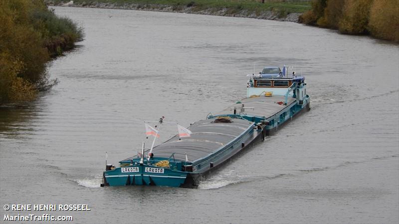 surfboard-lakota (Cargo ship) - IMO , MMSI 226000440, Call Sign FM2809 under the flag of France