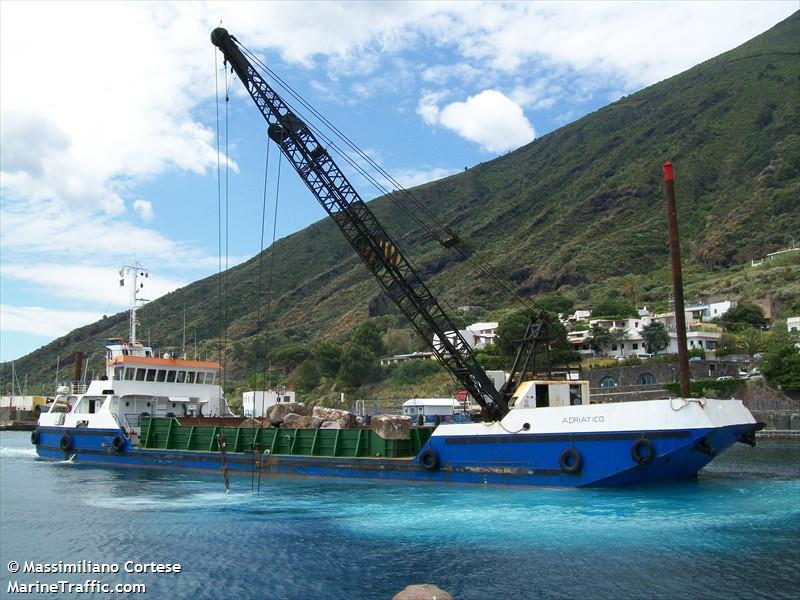 adriatico (Crane Ship) - IMO 8963545, MMSI 247463000, Call Sign INLZ under the flag of Italy