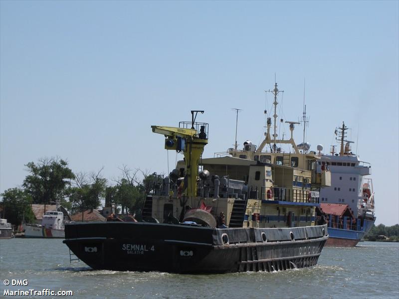semnal 4 (Towing vessel) - IMO , MMSI 264162053, Call Sign YP2053 under the flag of Romania