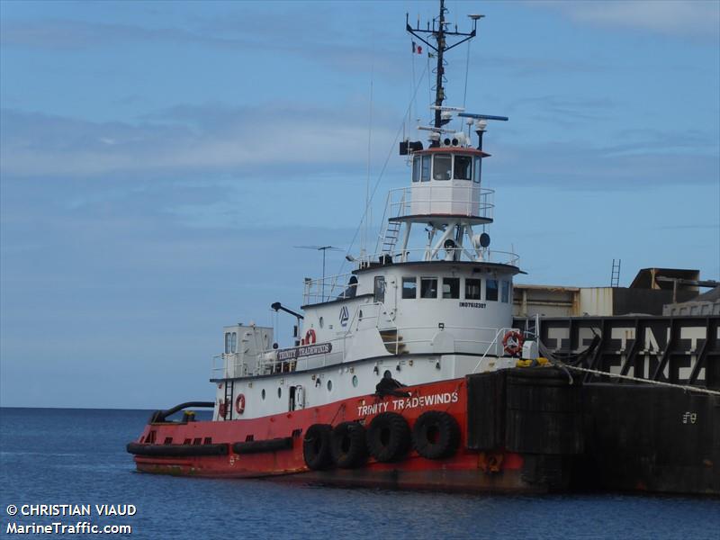 trinity tradewinds (Tug) - IMO 7612307, MMSI 377901037, Call Sign J8QG4 under the flag of St Vincent & Grenadines